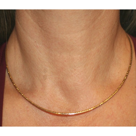 Necklace made of silver two-tone necklace in silver color on one side and gold on the other 621
