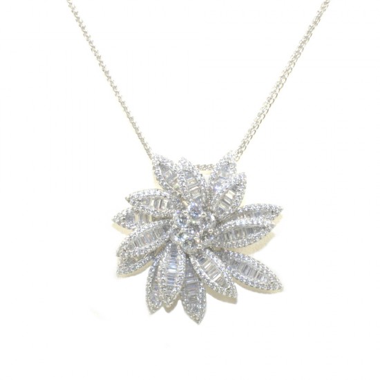 Necklace made of 925 silver with flower design and natural zircons of AAA quality in white color 12249