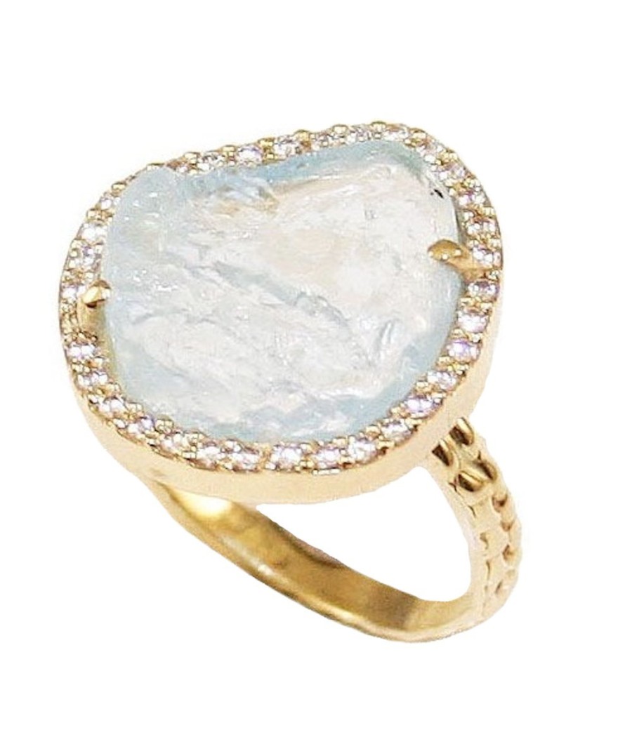 Ring in K14 gold with natural Aquamarine in the center 