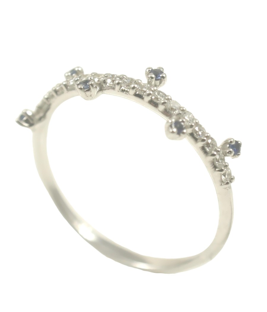 Ring in K18 white gold with natural diamonds