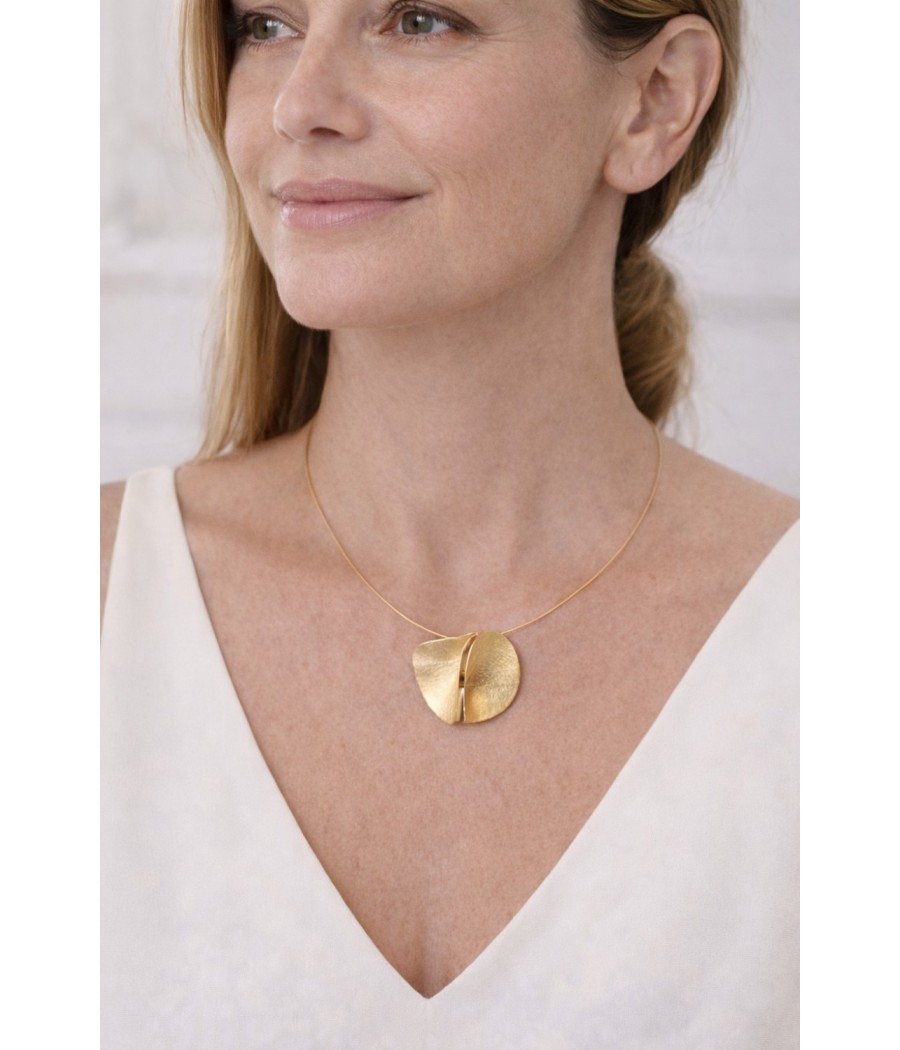 Handmade 14K Gold Satin Pendant 3.61g Minimal Design